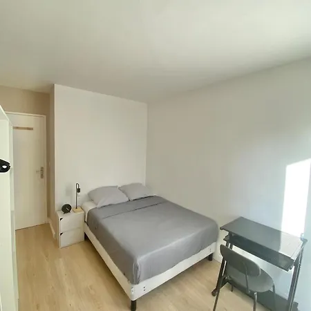 Modern With 4 Bedrooms *