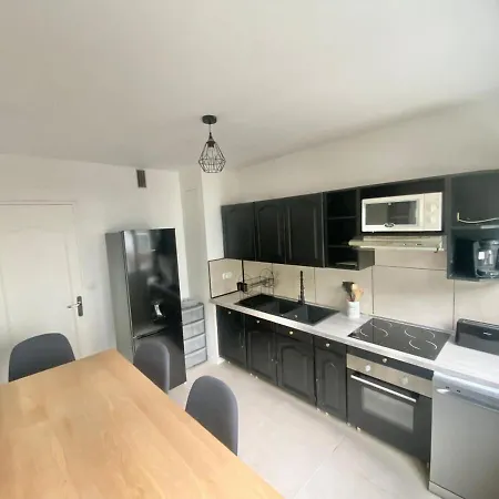 Modern With 4 Bedrooms