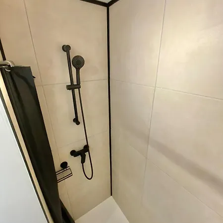 公寓 Modern With 4 Bedrooms 圣埃尔布兰