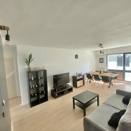 Modern With 4 Bedrooms