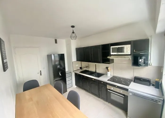 Modern With 4 Bedrooms