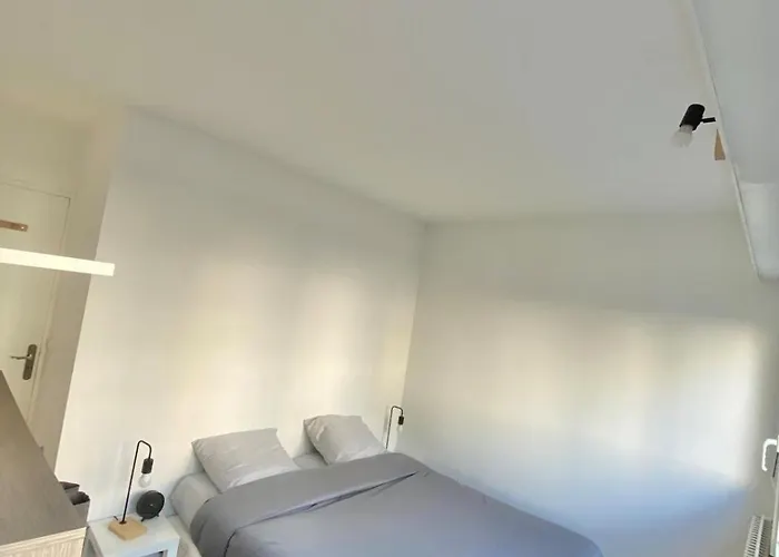 Modern With 4 Bedrooms Appartement