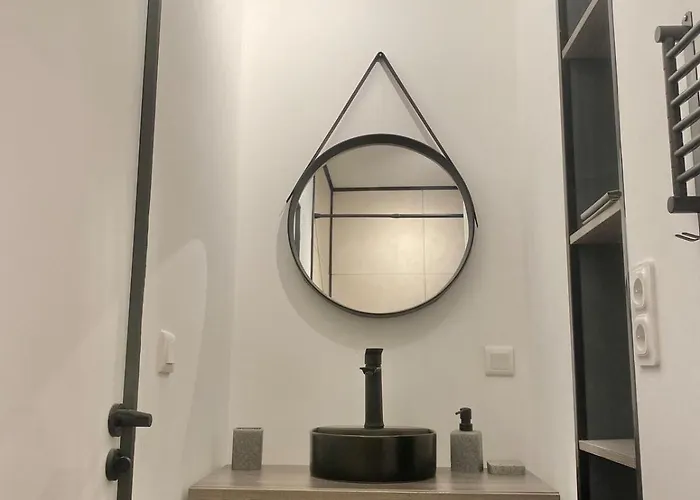 Modern With 4 Bedrooms Διαμέρισμα *