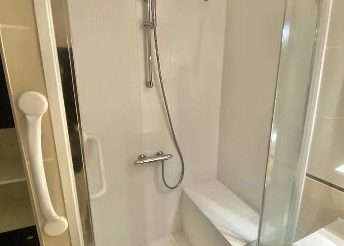 Modern With 4 Bedrooms Saint-Herblain